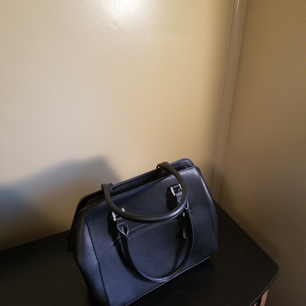 Purse - Picture 2 of 3